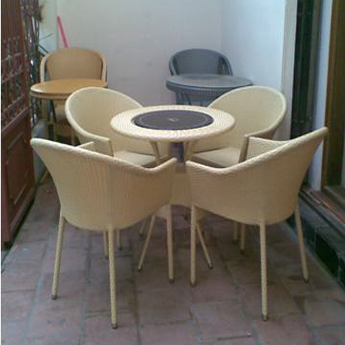 Bàn ghế mây nhựa 01